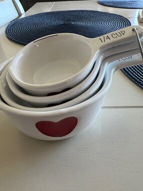 Williams Sonoma Measuring Cup Set (1 Cup,1/2 Cup,1/3 Cup,1/4 Cup)